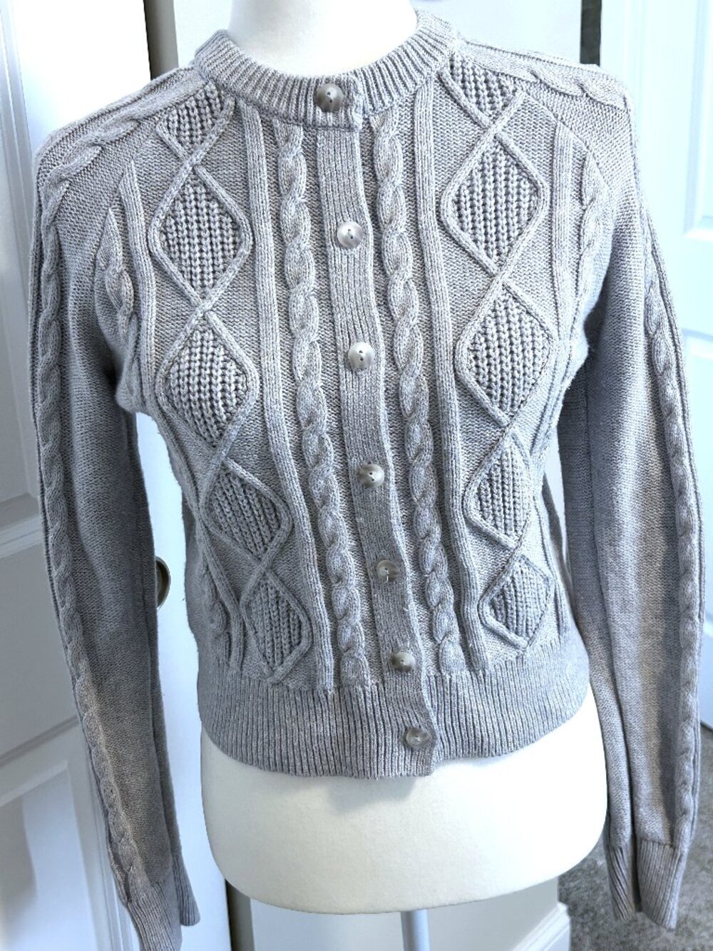 Abercrombie & Fitch cropped cable-knit cardigan sweater, blue/gray, size M